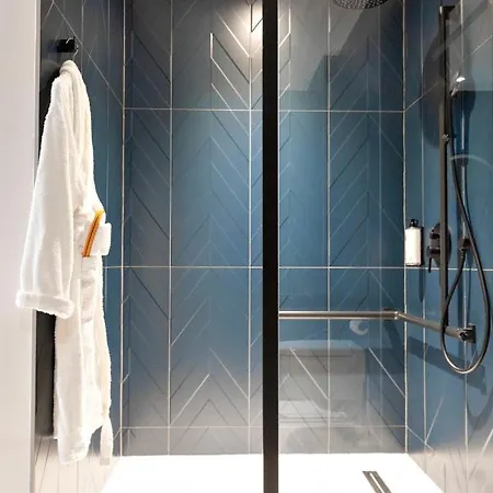 Urban Style Victoria Boutique Hotel 4*