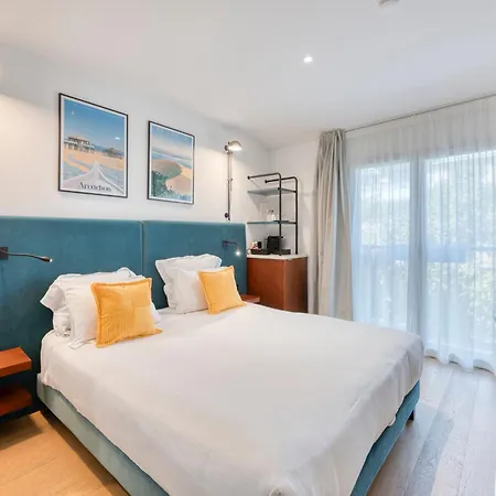 Urban Style Victoria Boutique Hotel 4*