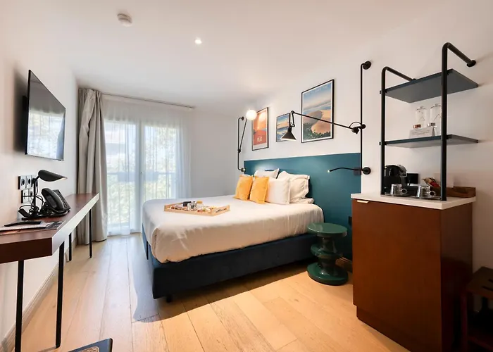 Urban Style Victoria Boutique فندق